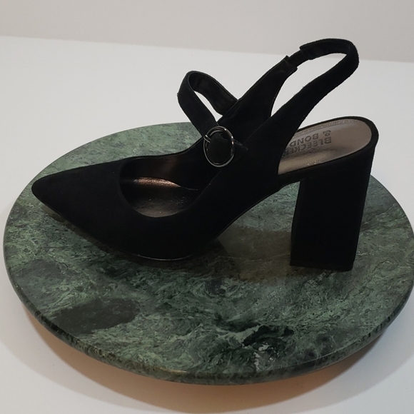 Bleeker & Bond~Size 7M~"Nicola" Black Suede Shoes. - Picture 5 of 8